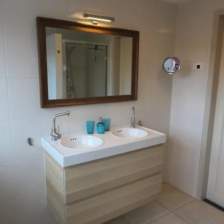 Appartement Holiday apartment free parking&airco Boven Jan Enkhuizen *
