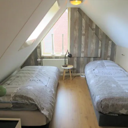 Appartement Holiday apartment free parking&airco Boven Jan Enkhuizen