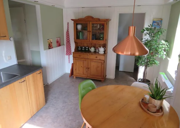 With Free Parking Boven Jan Appartement