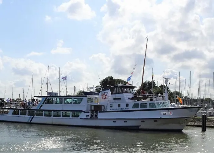 With Free Parking Boven Jan Enkhuizen